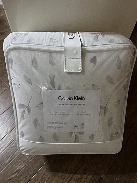 NIP Calvin Klein Falling Petals Grey Queen Comforter & Shams Set 3pc