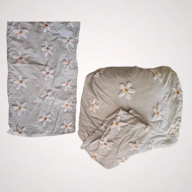 Rachel Zoe Daisy King Comforter & Pillow Sham Bedding Set Daisies Flowers